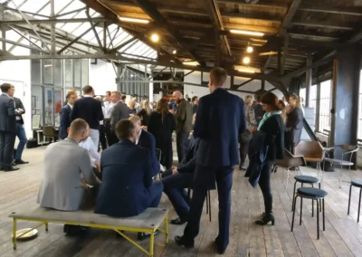 Deltagere i jakkesæt til konference i Koebenhavn